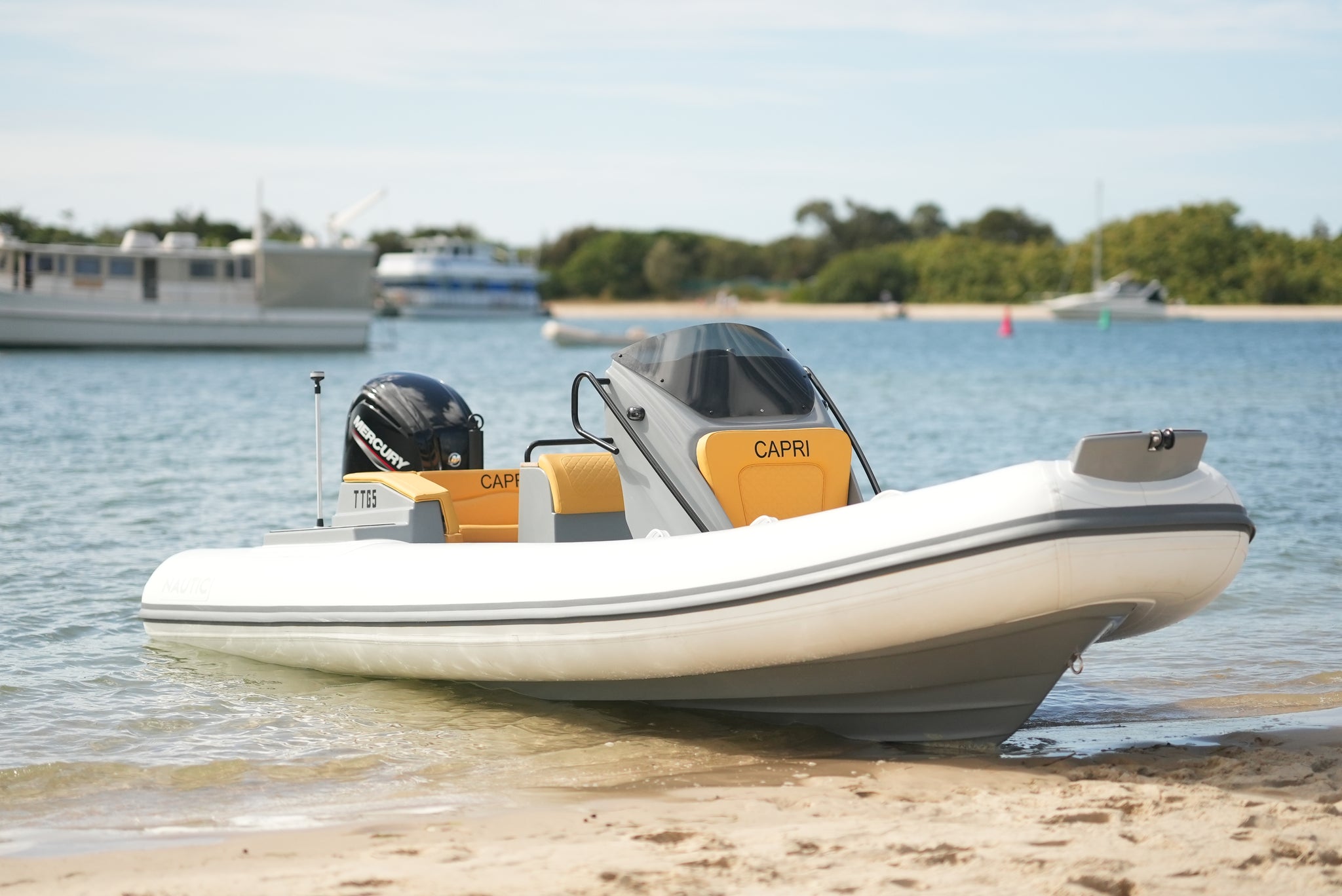 580 Capri Fibreglass RIB (Cream)