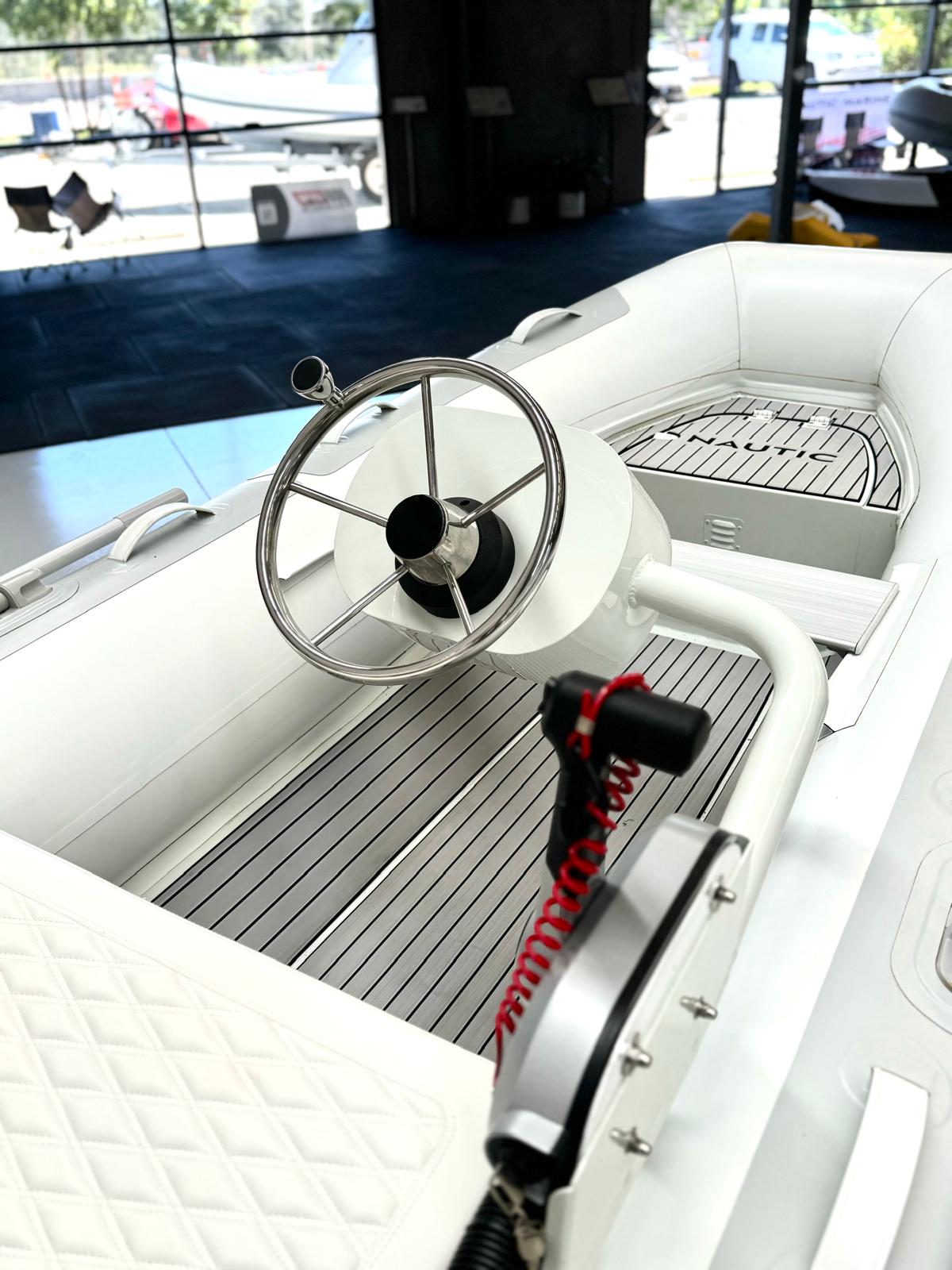 390 Classic Aluminium RIB with Console and 25HP Motor