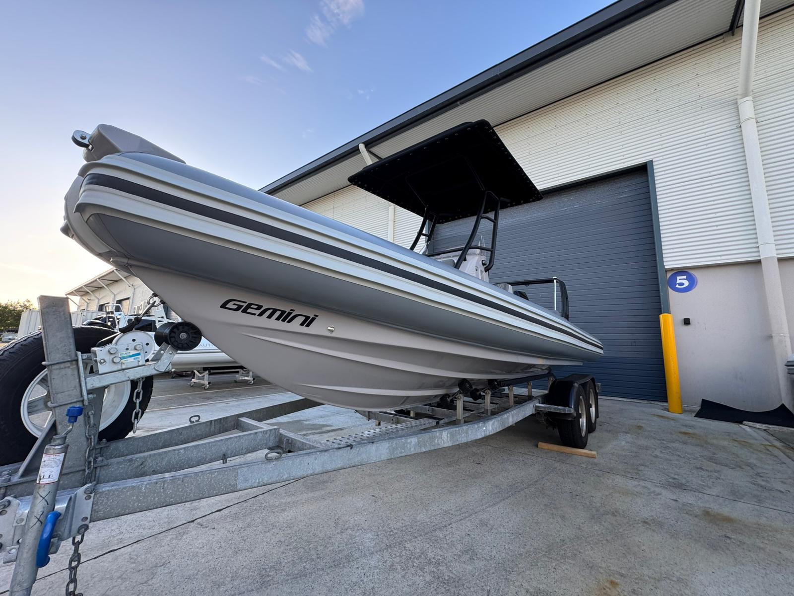 Gemini 650 (Grey)