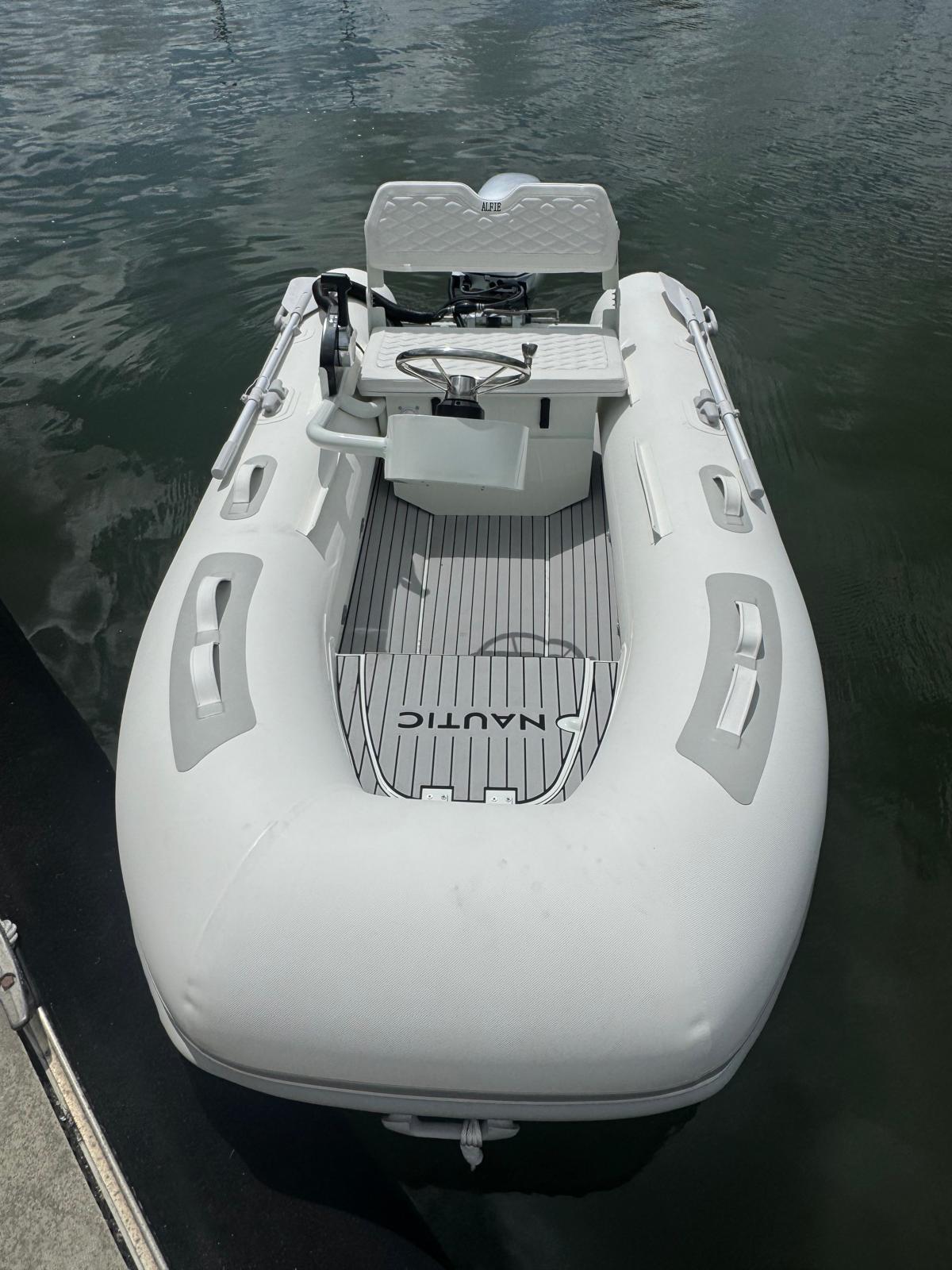 320 Classic Aluminium RIB (Grey)