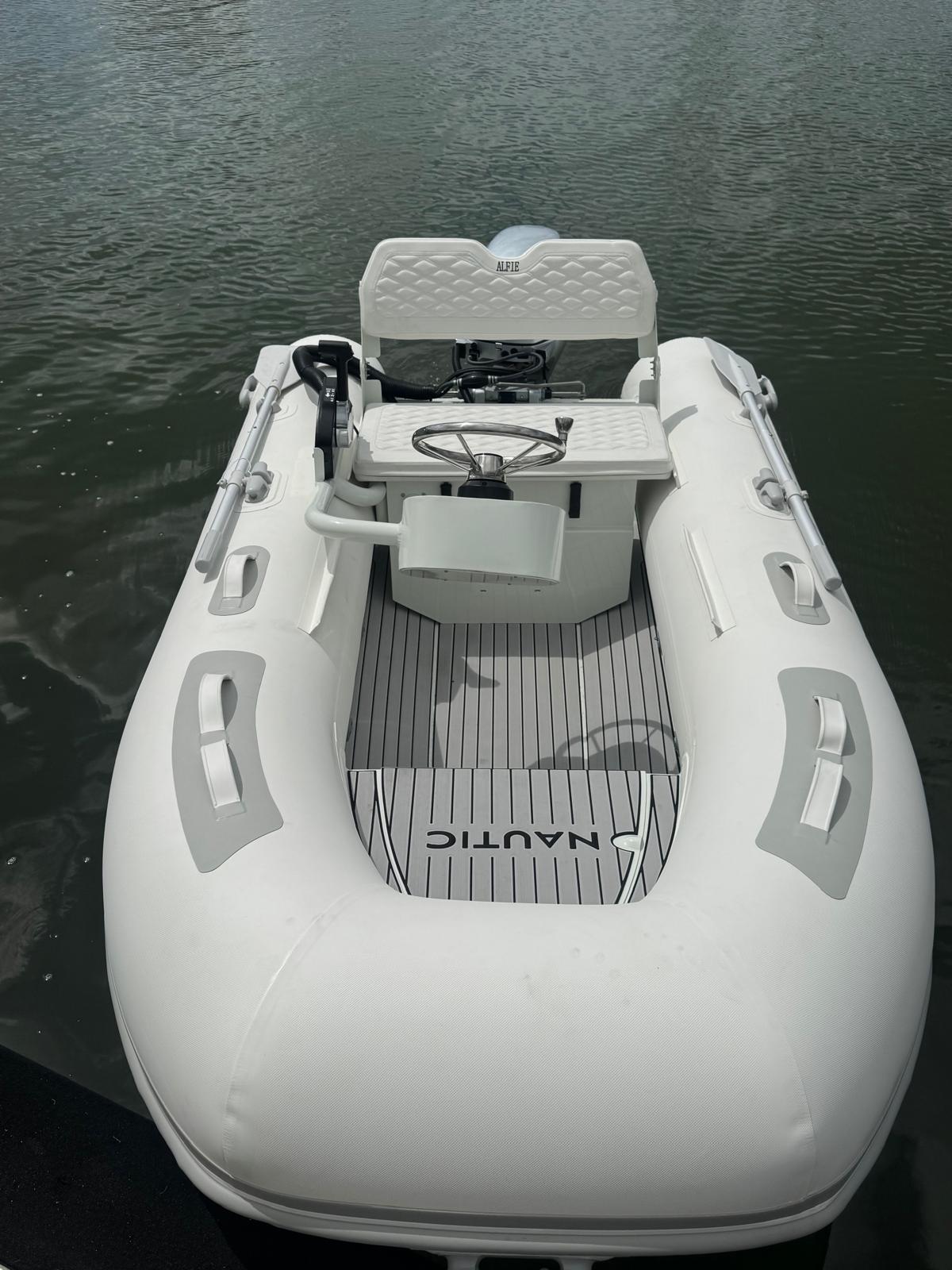 320 Classic Aluminium RIB (Grey)